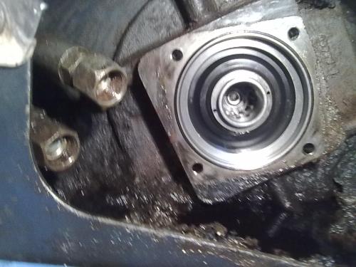 bobcat drive motor seal and fan gearbox gears | Skidsteer Forum